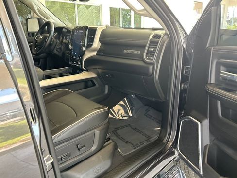 Used 2024 RAM 2500 Laramie w/ Towing Technology Group AWD/4WD image 31