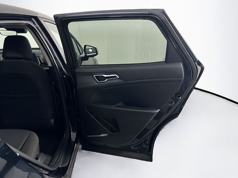 Used 2025 Kia Sportage LX FWD image 30