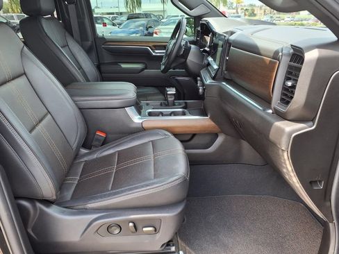 Used 2024 Chevrolet Silverado 1500 High Country w/ Technology Package AWD/4WD image 13
