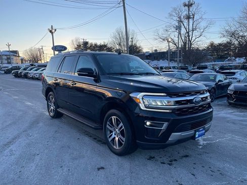 Used 2024 Ford Expedition Limited image 8