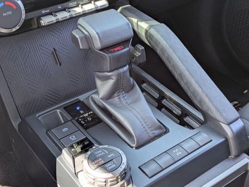 Used 2024 Toyota Tacoma TRD Off-Road image 23