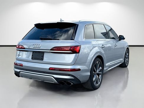 Used 2021 Audi SQ7 Prestige AWD/4WD image 3