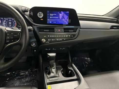 Used 2025 Lexus ES 350 w/ Premium Package image 30