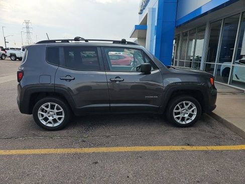 Used 2020 Jeep Renegade Sport w/ Sport Appearance Group AWD/4WD image 2