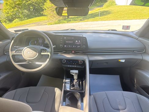Certified 2025 Hyundai Elantra Hybrid FWD image 14