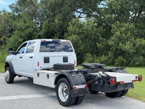 Used 2024 RAM 5500 Tradesman w/ Chrome Appearance Group RWD image 3