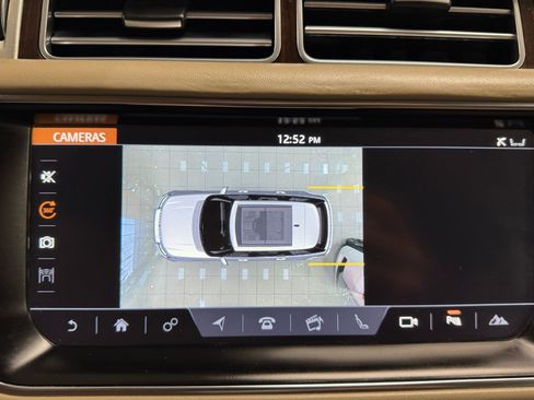 Used 2017 Land Rover Range Rover HSE image 17