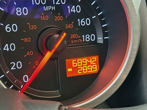 Used 2016 Nissan 370Z w/ Sport Package image 17