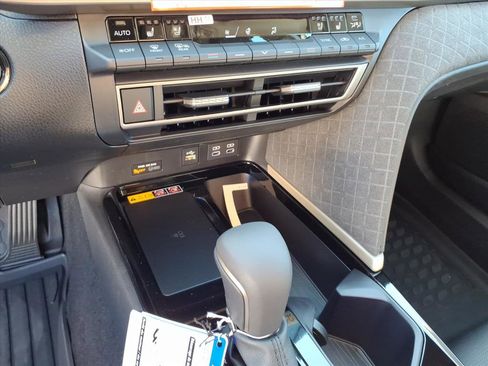 New 2026 Toyota Camry XLE AWD/4WD image 14