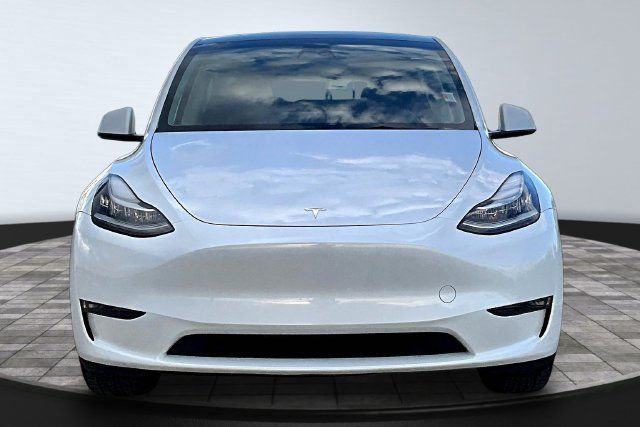 Used 2023 Tesla Model Y Long Range AWD/4WD image 2
