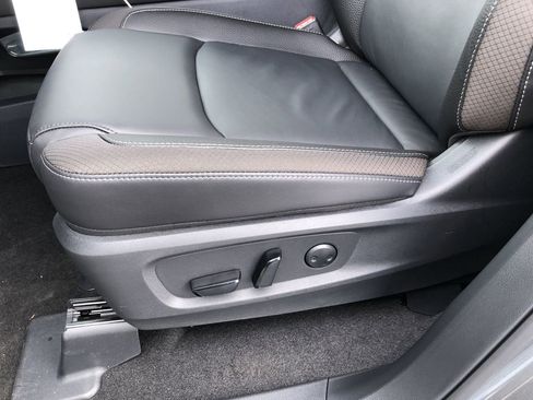 New 2025 Nissan Pathfinder SL image 24