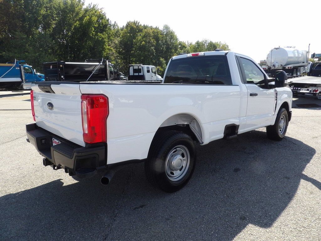 Used 2023 Ford F250 XL RWD image 8