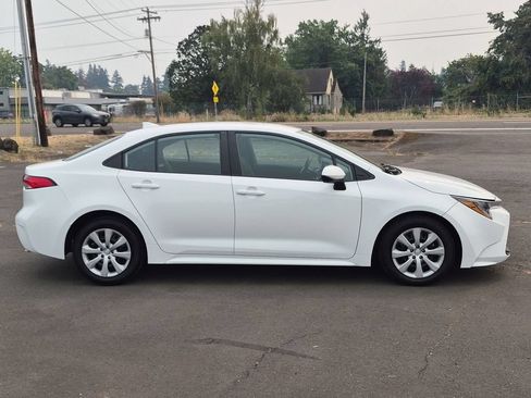 Used 2024 Toyota Corolla LE FWD image 6