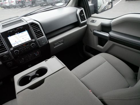 Used 2018 Ford F150 XLT w/ Equipment Group 302A Luxury AWD/4WD image 11