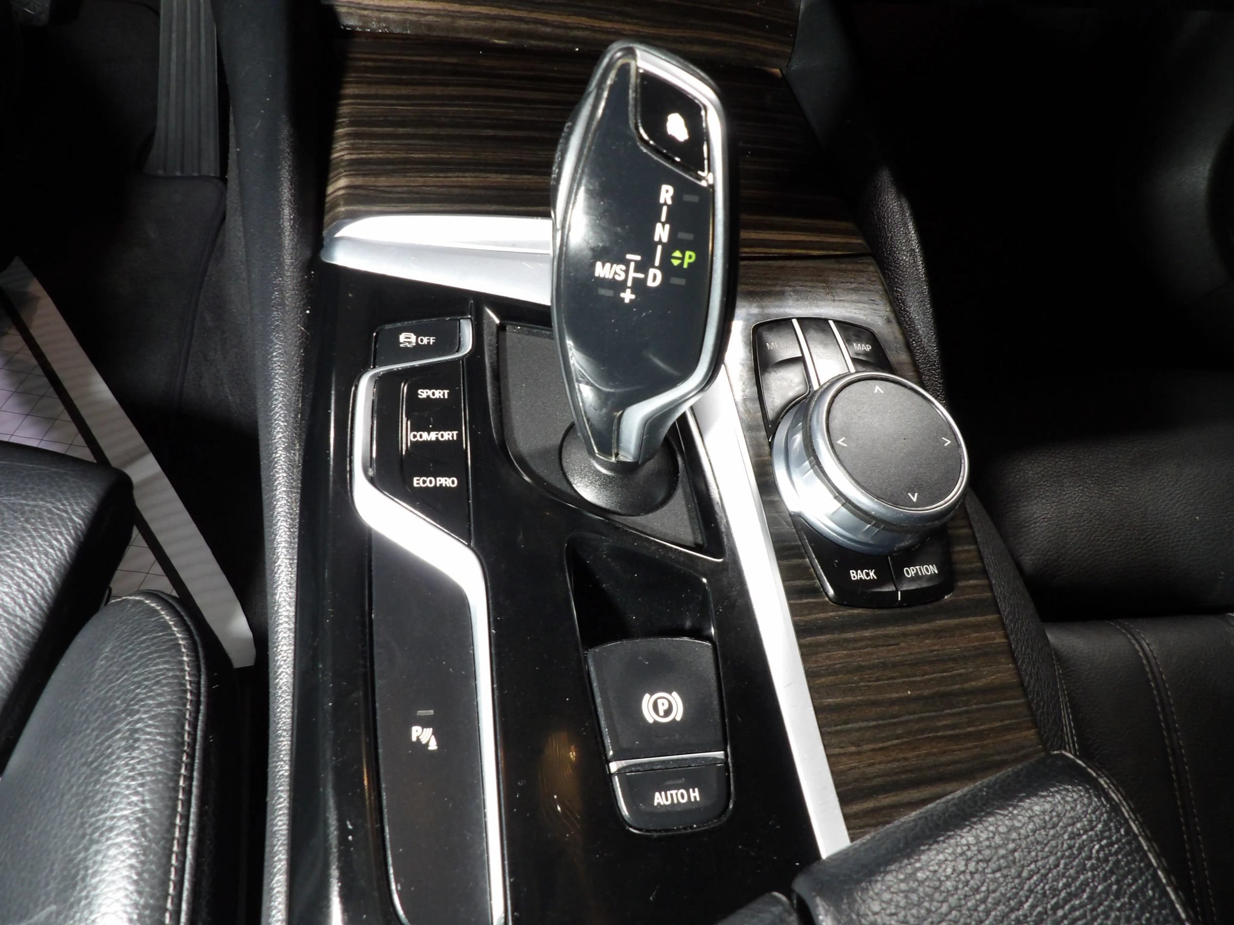 Used 2019 BMW 530i w/ Convenience Package RWD image 15