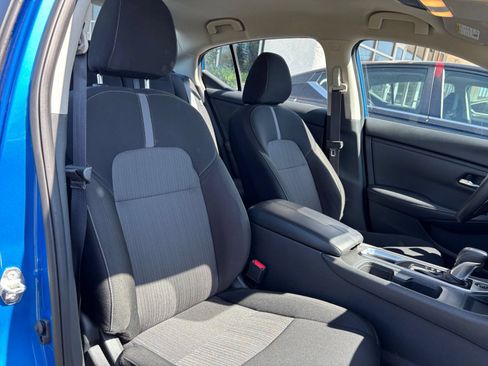 Used 2025 Nissan Sentra SV FWD image 33