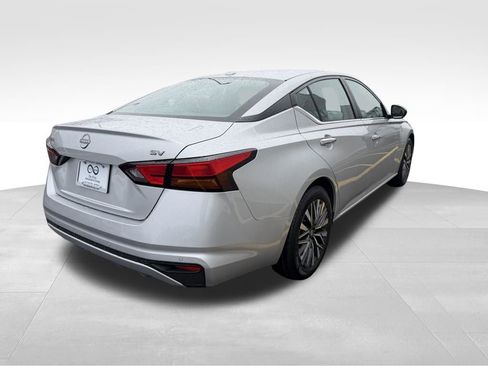 Used 2024 Nissan Altima 2.5 SV image 7