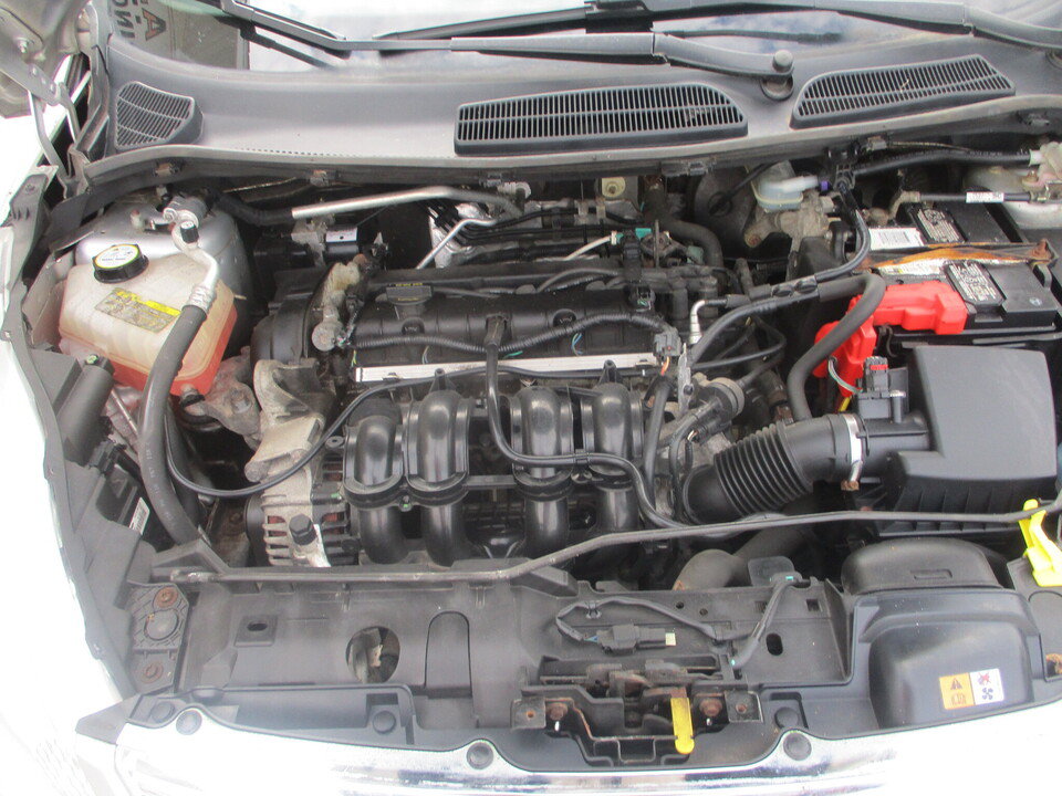 Used 2013 Ford Fiesta SE FWD image 4