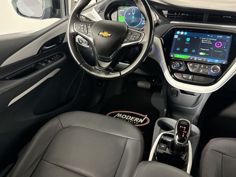 Used 2019 Chevrolet Bolt Premier w/ Infotainment Package FWD image 31