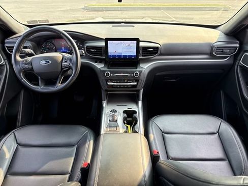 Used 2020 Ford Explorer XLT w/ Equipment Group 202A AWD/4WD image 20