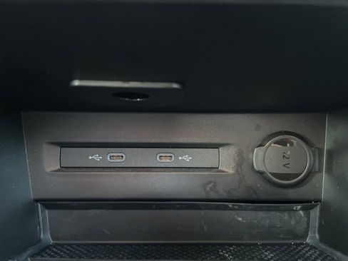 Certified 2025 Volkswagen Taos SEL image 23