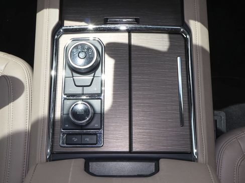 Used 2024 Ford Expedition Max Limited AWD/4WD image 19