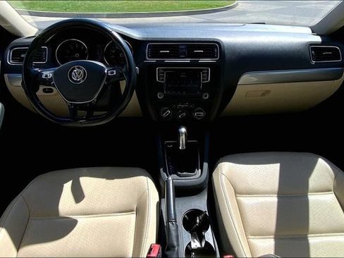 Used 2017 Volkswagen Jetta SE FWD image 15