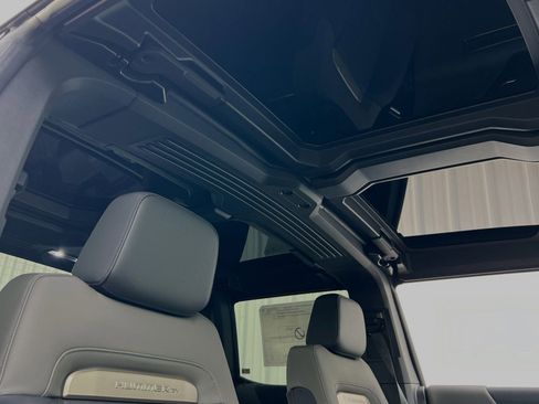 New 2025 GMC Hummer EV 3X AWD/4WD image 17