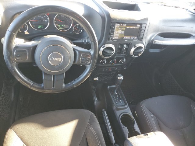 Used 2018 Jeep Wrangler Unlimited Sahara AWD/4WD image 10