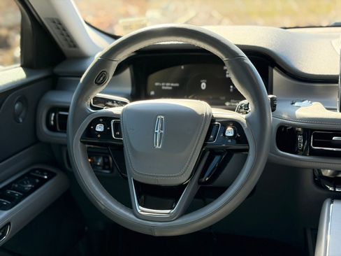 Used 2021 Lincoln Aviator Reserve w/ Elements Package Plus image 21