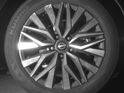 Used 2025 Nissan Altima 2.5 SV FWD image 16