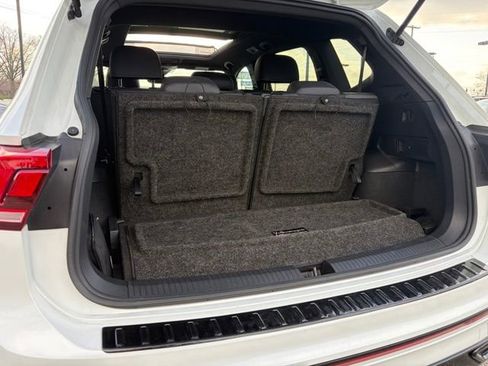 Used 2023 Volkswagen Tiguan SE R-Line FWD image 12