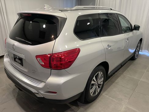 Used 2020 Nissan Pathfinder SL AWD/4WD image 6