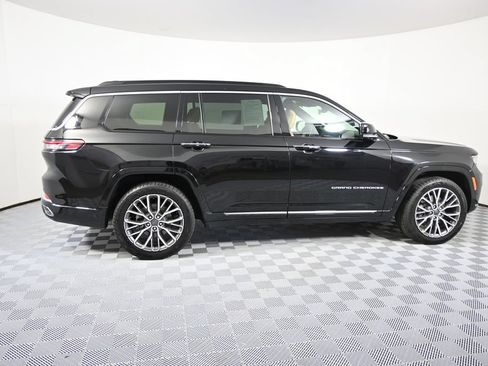 Used 2024 Jeep Grand Cherokee L Summit AWD/4WD image 7
