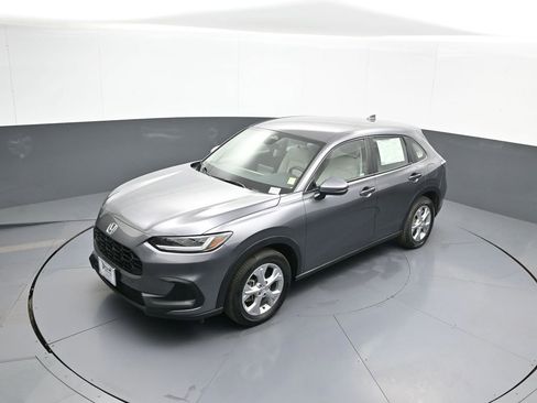 Certified 2023 Honda HR-V LX image 32