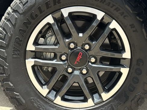Used 2025 Toyota Tacoma TRD Sport AWD/4WD image 11