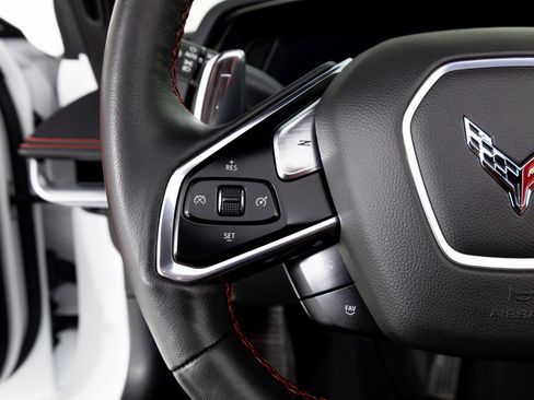 Used 2021 Chevrolet Corvette 2LT w/ Engine Appearance Package image 22