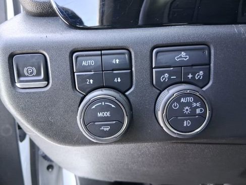 Used 2022 Chevrolet Silverado 1500 LT Trail Boss w/ Protection Package image 14