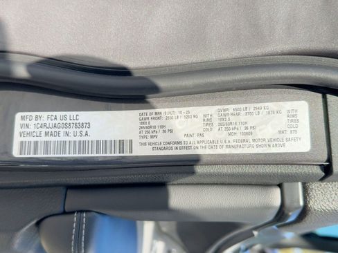 New 2025 Jeep Grand Cherokee L Laredo w/ Luxury Tech Group I image 21