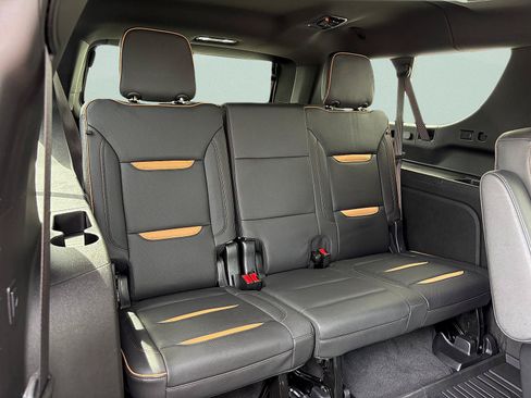 Used 2024 GMC Yukon XL AT4 w/ Technology Package AWD/4WD image 32