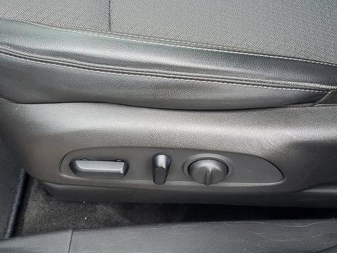Used 2022 Buick Encore GX Preferred w/ Cold Weather Comfort Package AWD/4WD image 6