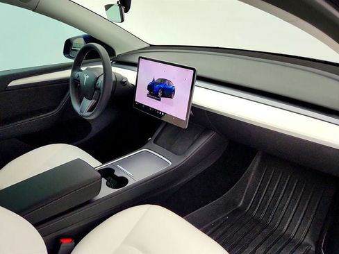 Used 2023 Tesla Model Y Long Range AWD/4WD image 29