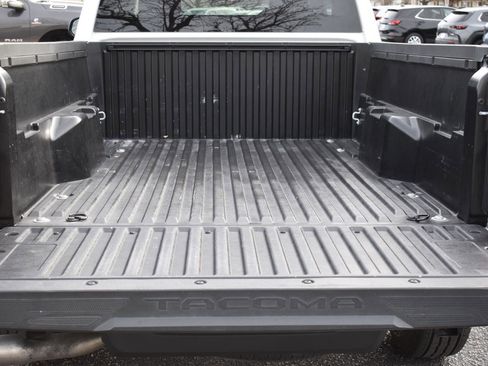 Used 2024 Toyota Tacoma SR image 18