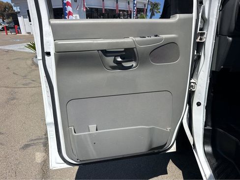Used 2007 Ford E-150 and Econoline 150 RWD image 13
