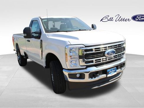 New 2025 Ford F250 XLT w/ FX4 Off-Road Package image 2