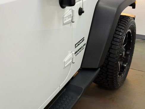 Used 2015 Jeep Wrangler Unlimited Sport w/ Quick Order Package 24S AWD/4WD image 8