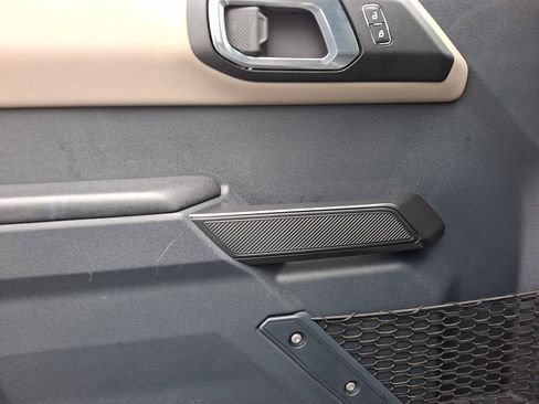 Used 2024 Ford Bronco Wildtrak image 11