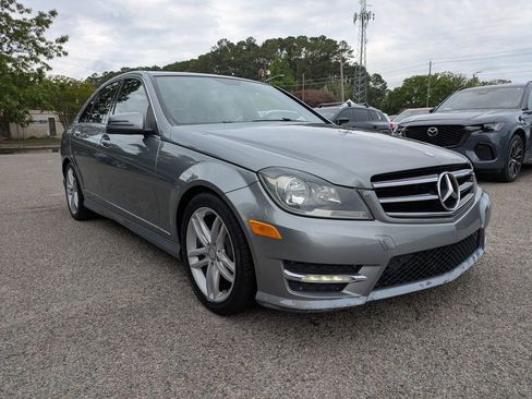 Used 2014 Mercedes-Benz C 250 Sedan image 2