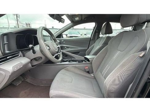 Used 2023 Hyundai Elantra SEL FWD image 11