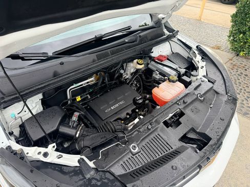 Used 2020 Chevrolet Trax LT w/ LT Convenience Package image 28